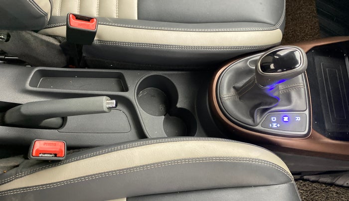 2022 Hyundai AURA SX PLUS 1.2 AMT, Petrol, Automatic, 36,263 km, Gear Lever