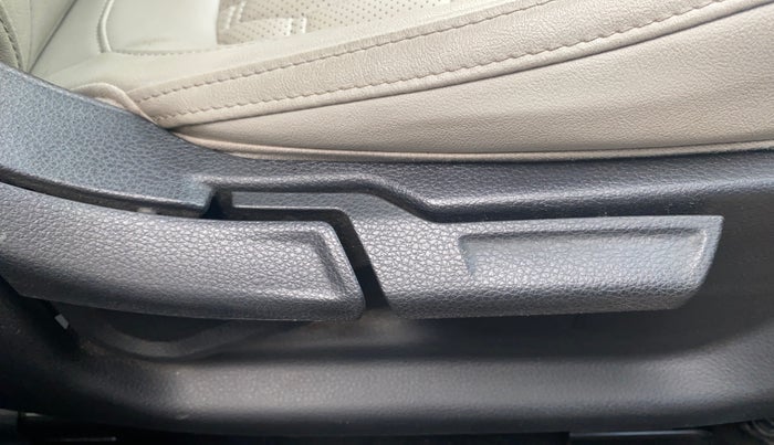 2021 KIA SELTOS HTX 1.5 PETROL, Petrol, Manual, 34,608 km, Driver Side Adjustment Panel