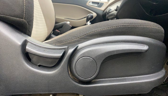 2020 Hyundai Elite i20 ASTA 1.2 (O), Petrol, Manual, 56,410 km, Driver Side Adjustment Panel