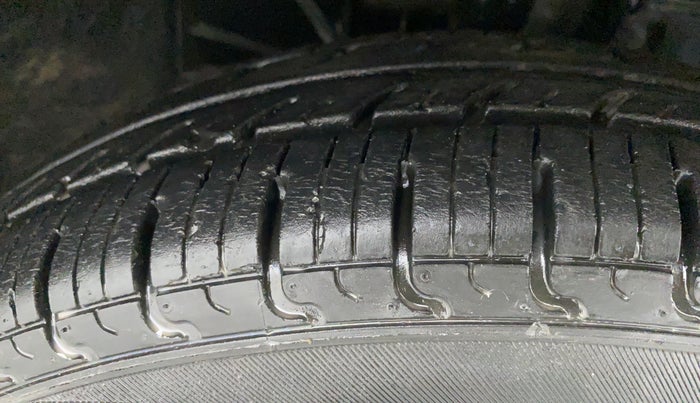 2019 Datsun Redi Go A, Petrol, Manual, 15,528 km, Right Front Tyre Tread