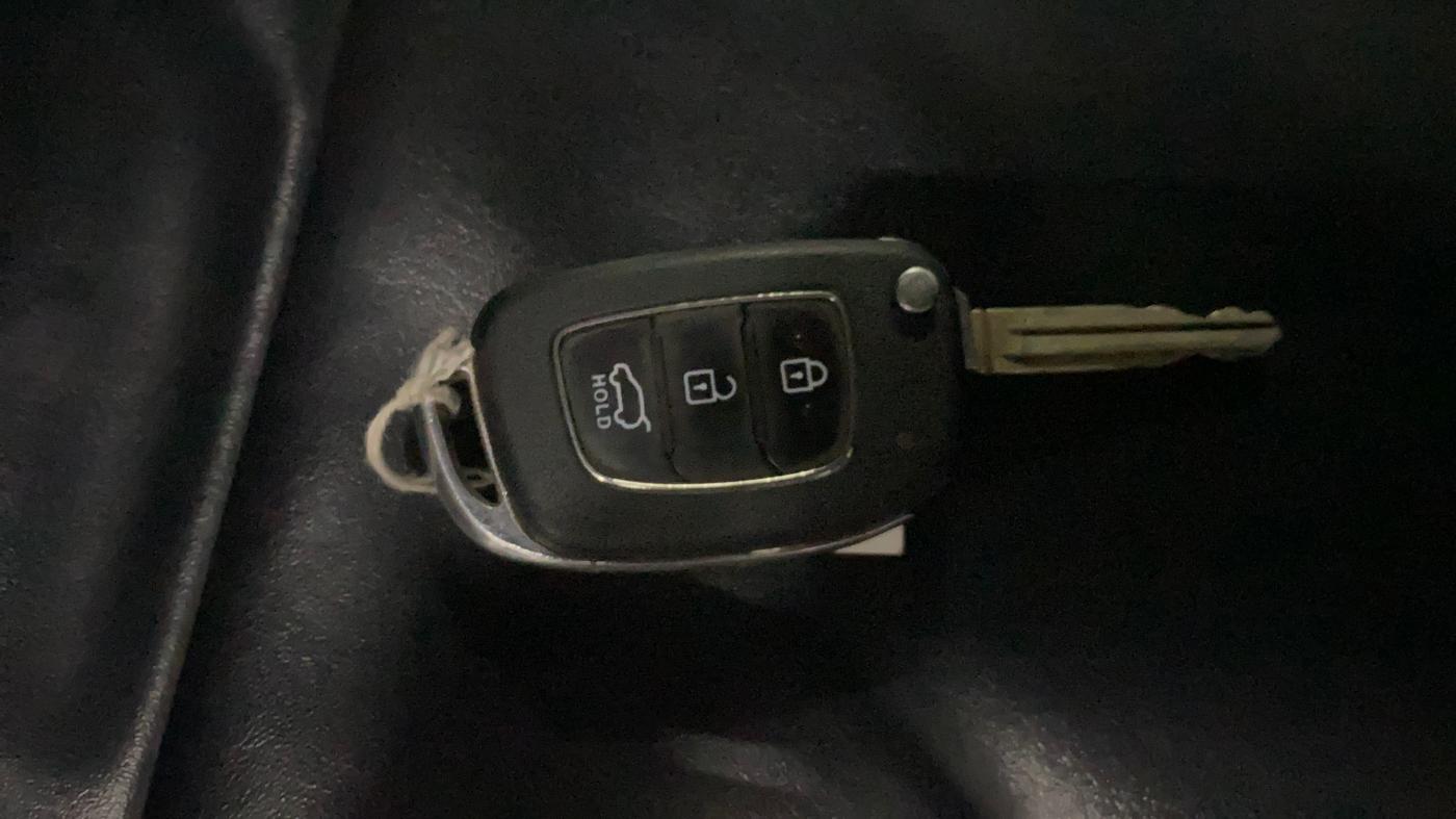 2019 Hyundai VENUE S 1.2, Petrol, Manual, 51,053 km, Key Close Up