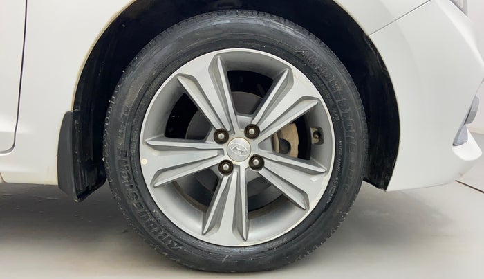 2018 Hyundai Verna 1.6 CRDI SX + AT, Diesel, Automatic, 83,679 km, Right Front Tyre