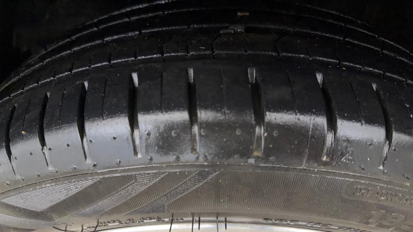 2025 Toyota Glanza V AMT, Petrol, Automatic, 16,921 km, Left Front Tyre Tread
