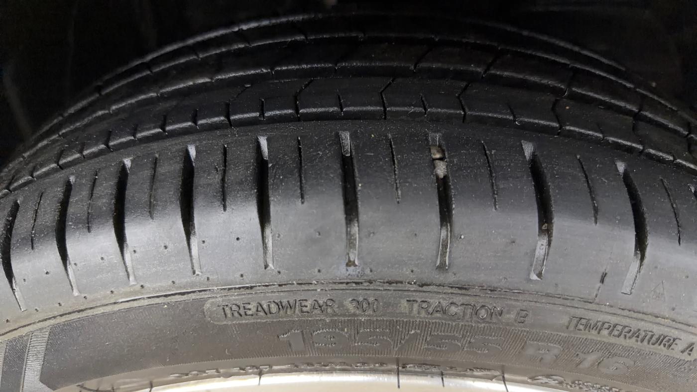 2025 Toyota Glanza V AMT, Petrol, Automatic, 16,921 km, Right Front Tyre Tread