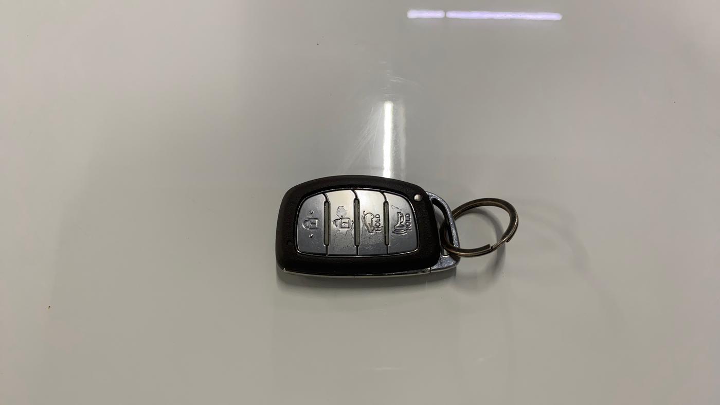 2023 Hyundai NEW I20 ASTA (O) 1.2 MT, Petrol, Manual, 54,621 km, Key Close Up