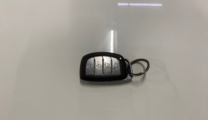 2023 Hyundai NEW I20 ASTA (O) 1.2 MT, Petrol, Manual, 54,586 km, Key Close Up