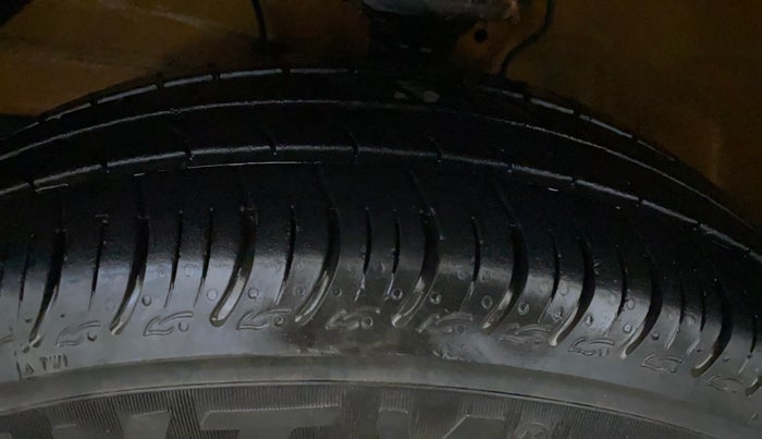 2021 Maruti S PRESSO VXI PLUS AMT, Petrol, Automatic, 25,490 km, Left Front Tyre Tread