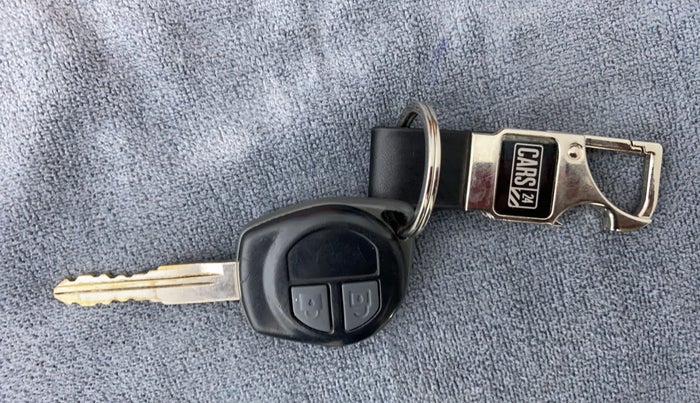 2015 Maruti Swift Dzire VDI BS IV, Diesel, Manual, 64,008 km, Key Close Up