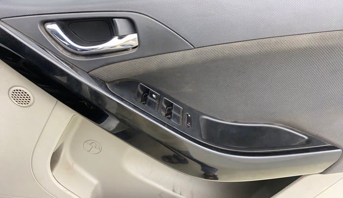 2019 Tata NEXON XZA PLUS PETROL, CNG, Automatic, 86,384 km, Driver Side Door Panels Control