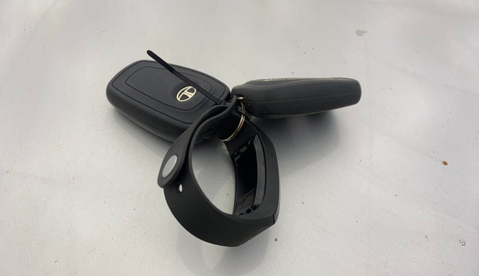 2019 Tata NEXON XZA PLUS PETROL, CNG, Automatic, 86,384 km, Key Close Up