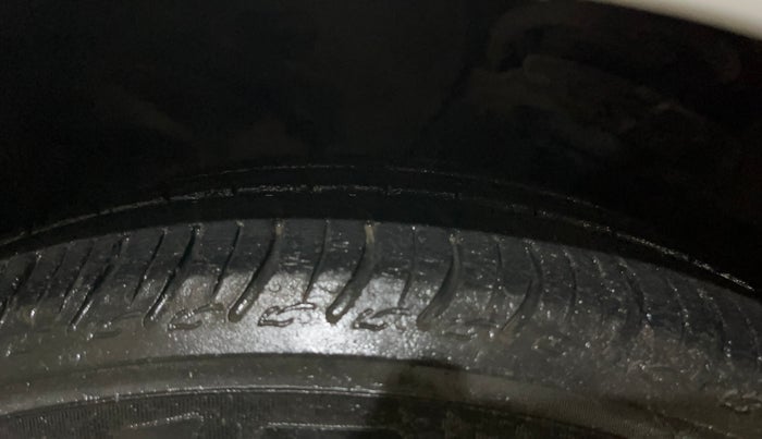 2015 Hyundai Grand i10 ASTA AT 1.2 KAPPA VTVT, Petrol, Automatic, 80,939 km, Right Front Tyre Tread