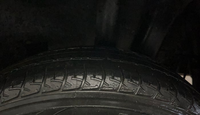 2015 Hyundai Grand i10 ASTA AT 1.2 KAPPA VTVT, Petrol, Automatic, 80,939 km, Left Rear Tyre Tread