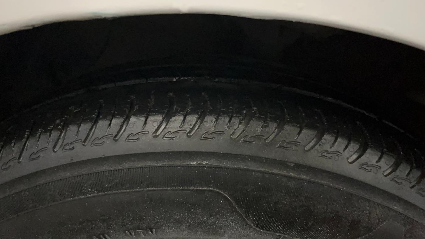 2015 Hyundai Grand i10 ASTA AT 1.2 KAPPA VTVT, Petrol, Automatic, 80,939 km, Left Front Tyre Tread