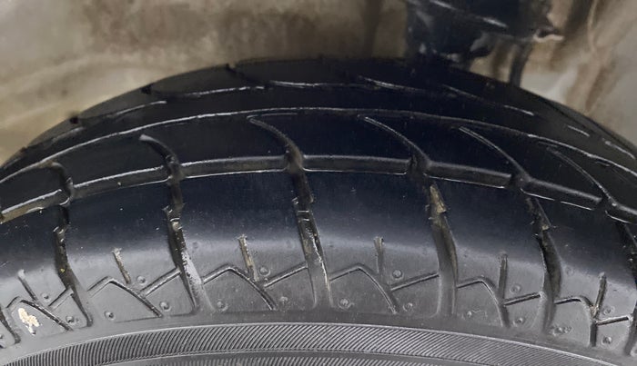 2019 Maruti Alto 800 LXI, Petrol, Manual, 29,121 km, Left Front Tyre Tread