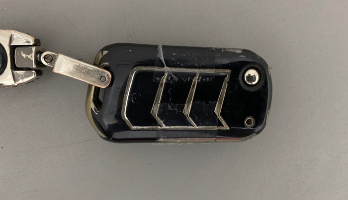 2022 Mahindra XUV700 AX 5 D MT 7 STR, Diesel, Manual, 59,650 km, Key Close Up