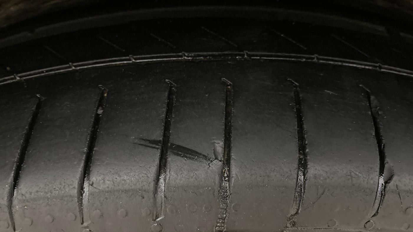 2022 Mahindra XUV700 AX 5 D MT 7 STR, Diesel, Manual, 59,691 km, Right Rear Tyre Tread