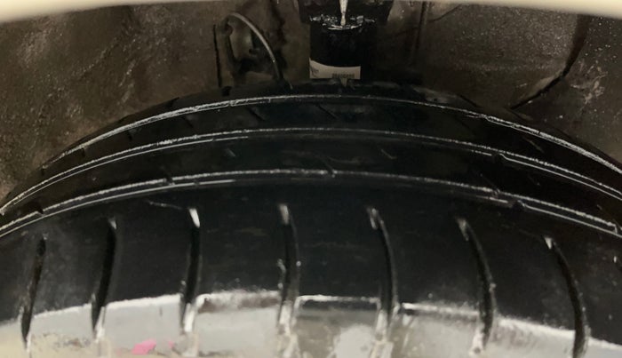 2014 Hyundai Elite i20 MAGNA 1.2, Petrol, Manual, 69,974 km, Right Front Tyre Tread