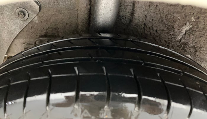 2014 Hyundai Elite i20 MAGNA 1.2, Petrol, Manual, 69,974 km, Right Rear Tyre Tread