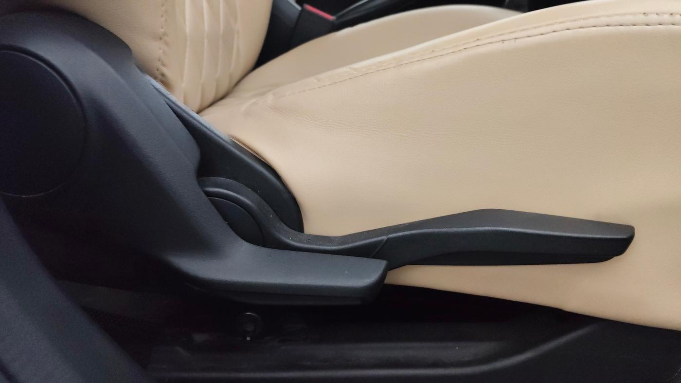 2024 Toyota Glanza G E-CNG, CNG, Manual, 67,367 km, Driver Side Adjustment Panel
