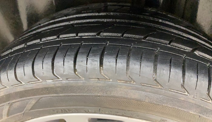 2016 Maruti Ciaz ZXI+, Petrol, Manual, 84,334 km, Left Rear Tyre Tread