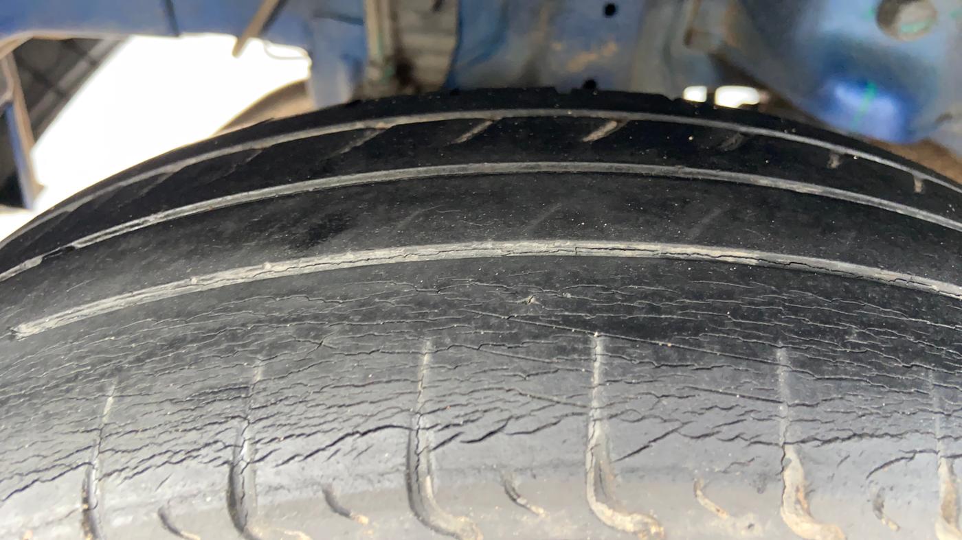 2016 Hyundai Eon ERA +, Petrol, Manual, 22,031 km, Right Rear Tyre Tread