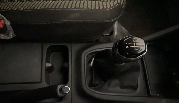 2024 Renault TRIBER RXZ, Petrol, Manual, 11,880 km, Gear Lever