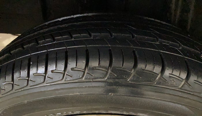 2024 Renault TRIBER RXZ, Petrol, Manual, 11,880 km, Right Rear Tyre Tread