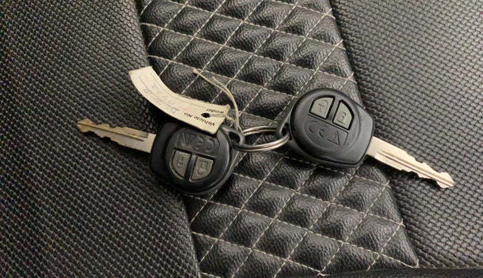 2019 Maruti Baleno DELTA CVT PETROL 1.2, Petrol, Automatic, 61,571 km, Key Close Up