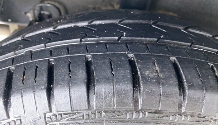 2017 Hyundai Grand i10 MAGNA 1.2 KAPPA VTVT, Petrol, Manual, 17,815 km, Right Rear Tyre Tread