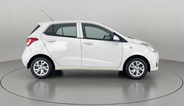 2017 Hyundai Grand i10 MAGNA 1.2 KAPPA VTVT, Petrol, Manual, 17,815 km, Right Side View