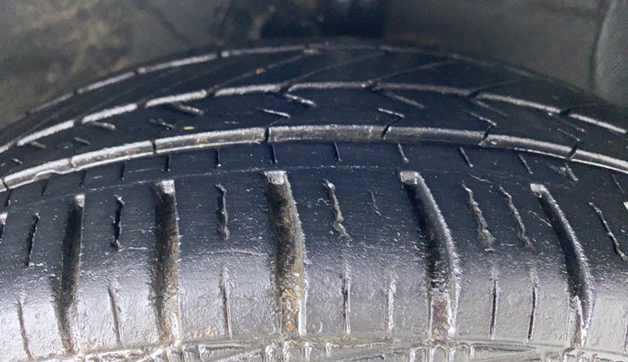 2017 Hyundai Grand i10 MAGNA 1.2 KAPPA VTVT, Petrol, Manual, 17,815 km, Right Front Tyre Tread