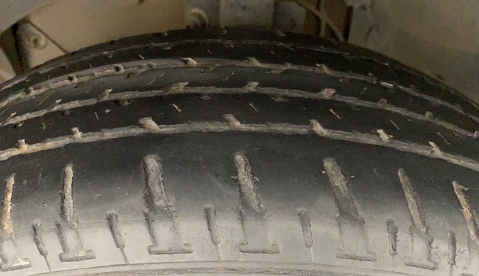 2017 Renault Duster 85 PS RXS MT DIESEL, Diesel, Manual, 82,851 km, Left Front Tyre Tread