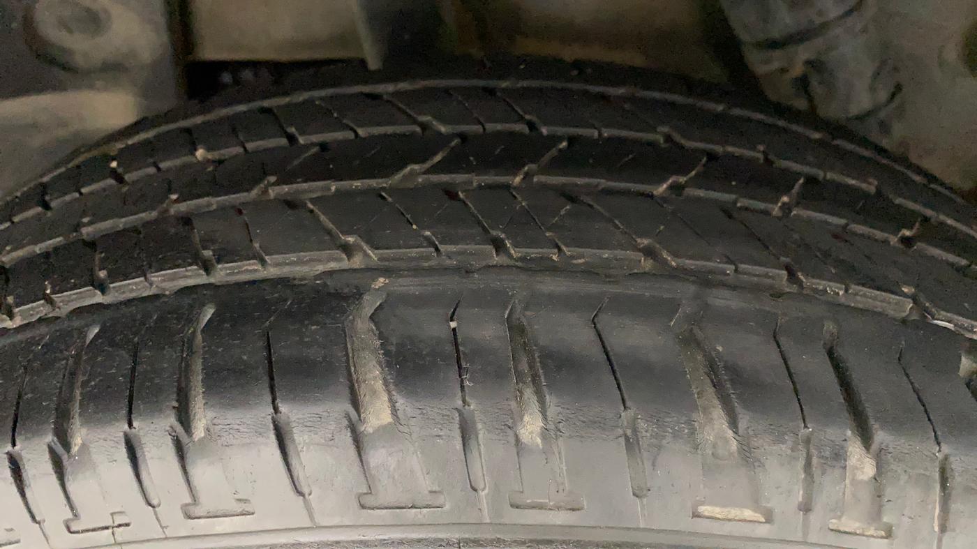 2017 Renault Duster 85 PS RXS MT DIESEL, Diesel, Manual, 82,851 km, Right Rear Tyre Tread