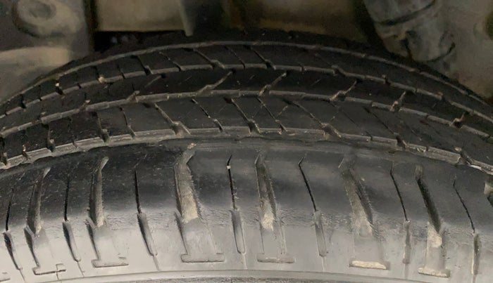 2017 Renault Duster 85 PS RXS MT DIESEL, Diesel, Manual, 82,851 km, Right Rear Tyre Tread