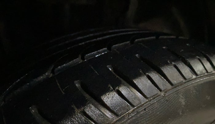 2018 Tata Tiago XZ PETROL, CNG, Manual, 1,11,136 km, Right Rear Tyre Tread