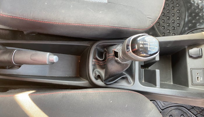 2020 Renault Kwid RXT 0.8, Petrol, Manual, 19,354 km, Gear Lever