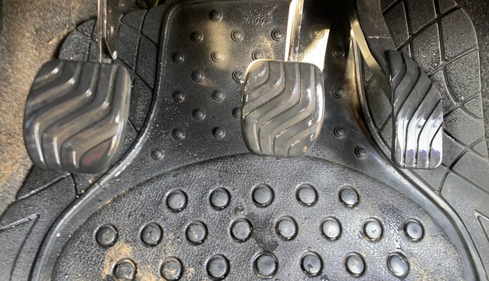 2020 Renault Kwid RXT 0.8, Petrol, Manual, 19,354 km, Pedals