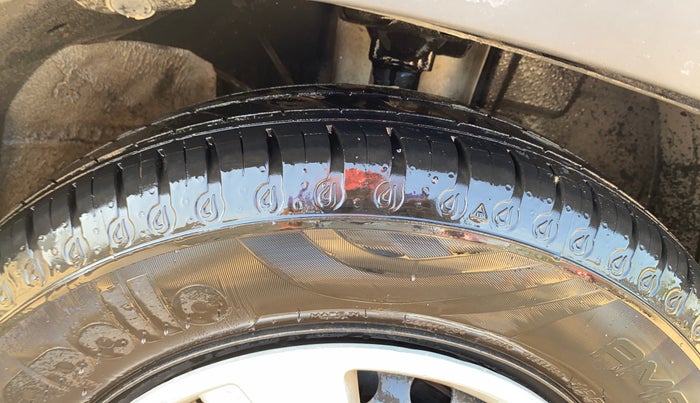 2020 Renault Kwid RXT 0.8, Petrol, Manual, 19,354 km, Right Front Tyre Tread