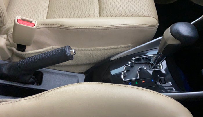 2018 Toyota YARIS VX CVT, Petrol, Automatic, 23,165 km, Gear Lever