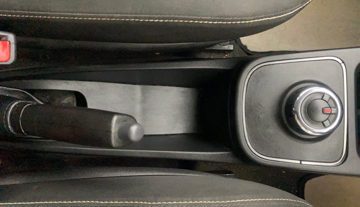 2020 Renault Kwid RXL 1.0 AMT, Petrol, Automatic, 74,760 km, Gear Lever