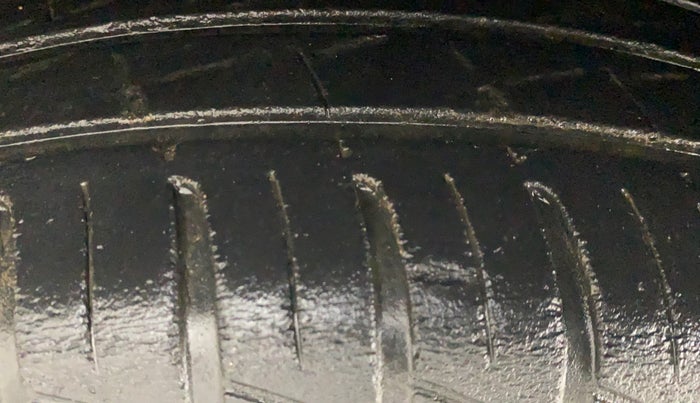 2020 Renault Kwid RXL 1.0 AMT, Petrol, Automatic, 74,760 km, Left Front Tyre Tread