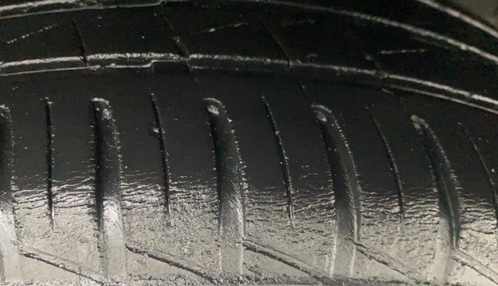 2020 Renault Kwid RXL 1.0 AMT, Petrol, Automatic, 74,760 km, Left Rear Tyre Tread