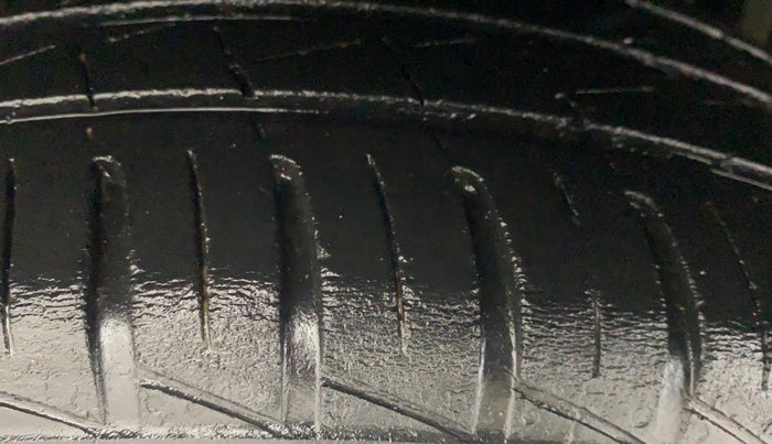 2020 Renault Kwid RXL 1.0 AMT, Petrol, Automatic, 74,760 km, Right Rear Tyre Tread