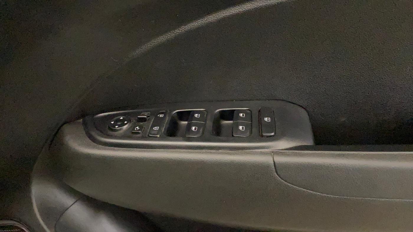 2022 Hyundai VENUE SX 1.0 TURBO IMT, Petrol, Manual, 78,722 km, Driver Side Door Panels Control