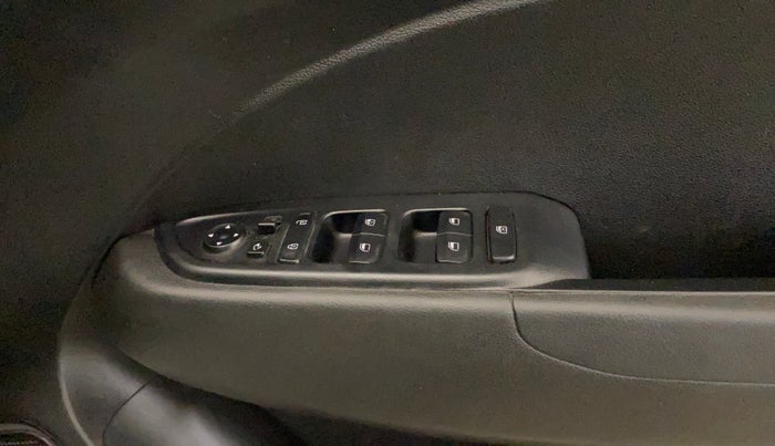 2022 Hyundai VENUE SX 1.0 TURBO IMT, Petrol, Manual, 78,527 km, Driver Side Door Panels Control