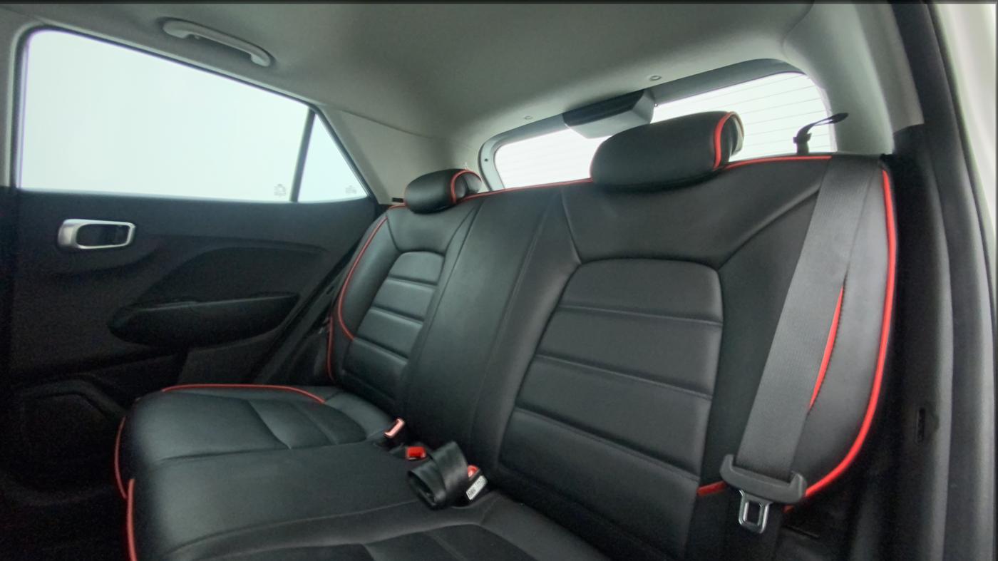 2022 Hyundai VENUE SX 1.0 TURBO IMT, Petrol, Manual, 21,228 km, Right Side Rear Door Cabin