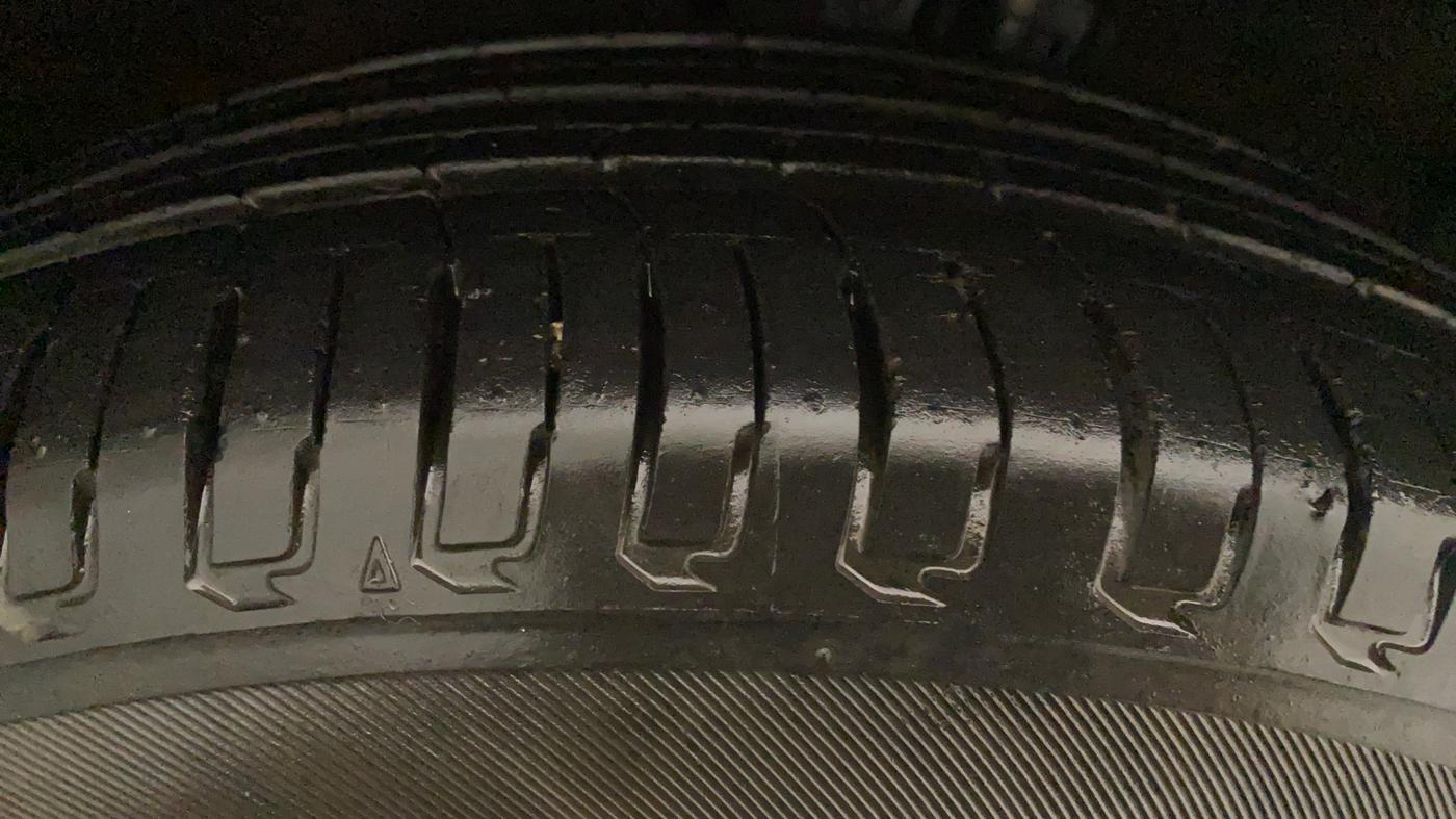 2013 Maruti Ertiga VXI, Petrol, Manual, 61,899 km, Right Rear Tyre Tread