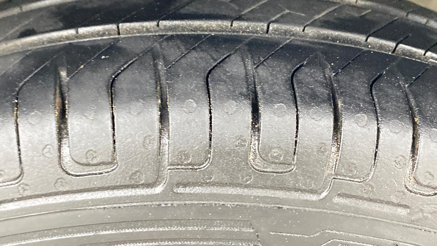 2015 Nissan Micra Active XV, Petrol, Manual, 67,227 km, Right Front Tyre Tread