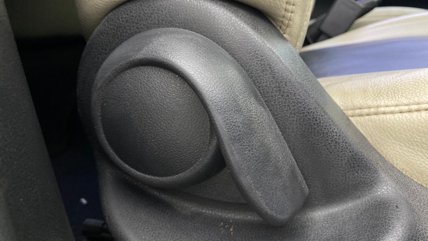 2015 Nissan Micra Active XV, Petrol, Manual, 67,227 km, Driver Side Adjustment Panel