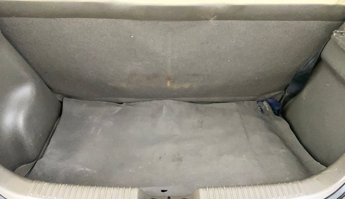 2015 Hyundai i10 SPORTZ 1.1, Petrol, Manual, 31,738 km, Boot Inside